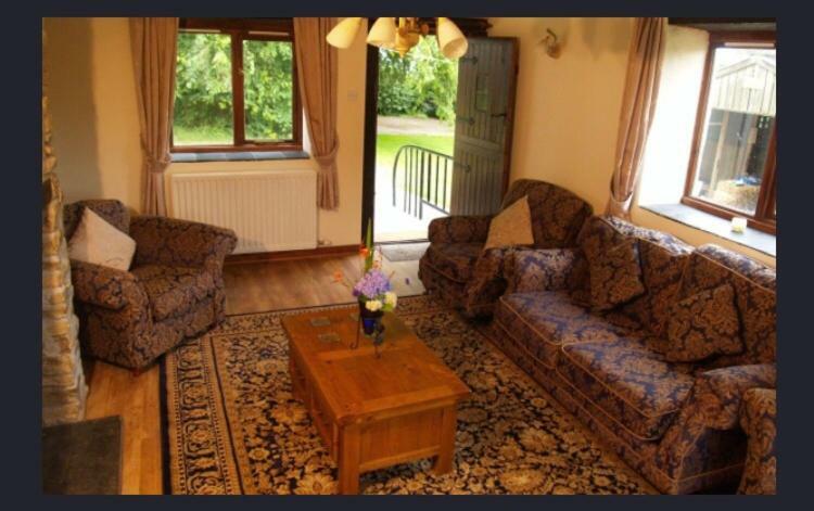 Hayloft Cottage Merton  エクステリア 写真